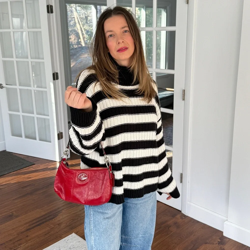 Cool and classy Vince Camuto black and White knit chunky, cropped sweater XL